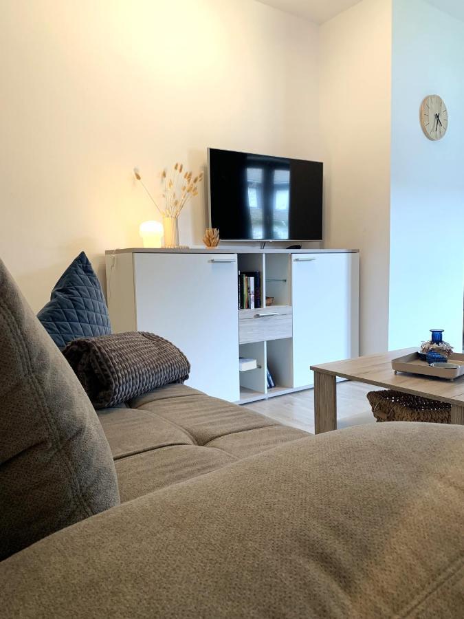 Apartment 21114 *