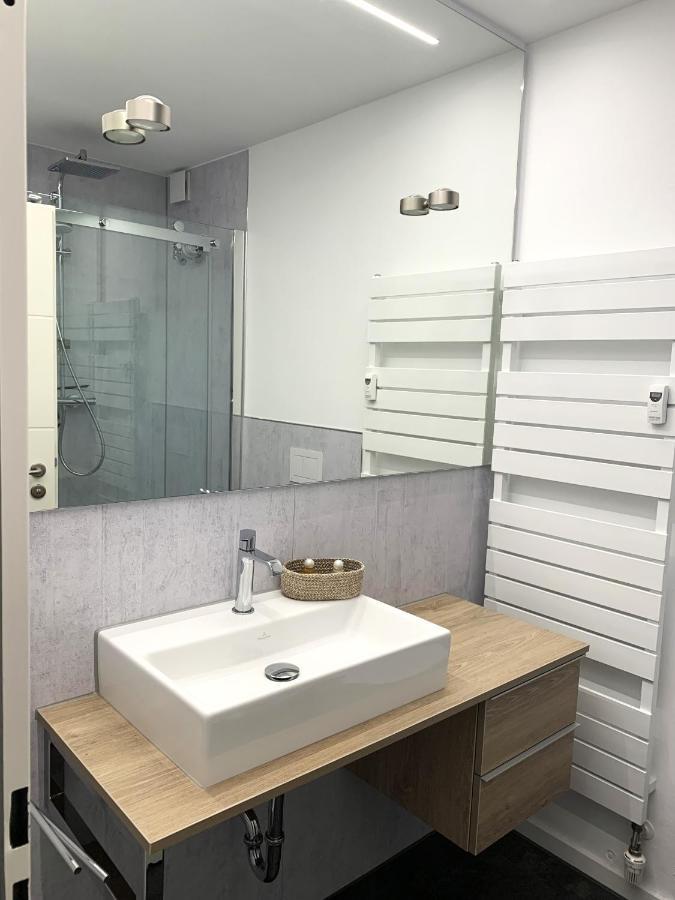 21114 Apartment *